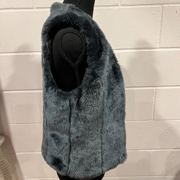 Blue Faux Fur Vest – Medium Size Cozy Statement Piece - Picture 2 of 6